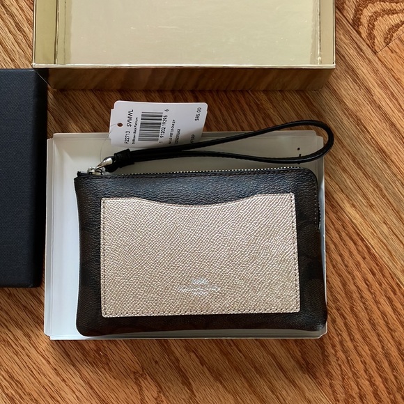 COACH BOXED CORNER ZIP WRISTLET WITH METALLIC COLORBLOCK 
SILVER/BROWN BLACK - Picture 5 of 10